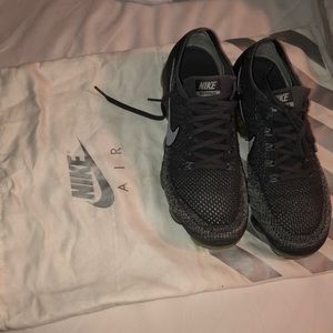 NIKE vapormax 🖤